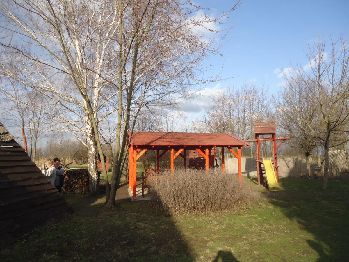 Deutsches Haus Otel Szabadkígyós Dış mekan fotoğraf